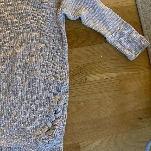 Express Women’s Sweater - Picture 4 of 5